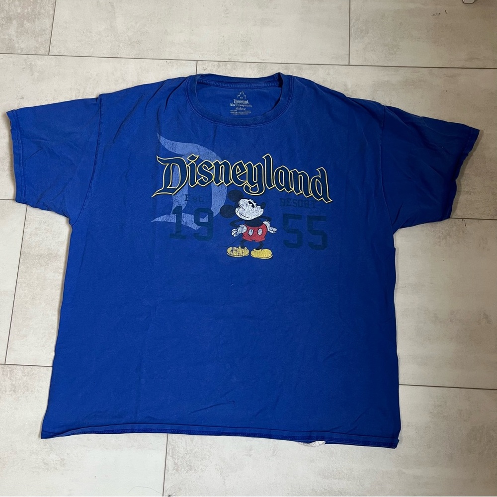Disney vintage Hanes T-Shirt vintage‎ Sz XL Blue Disneyland Resorts Mickey Mouse
